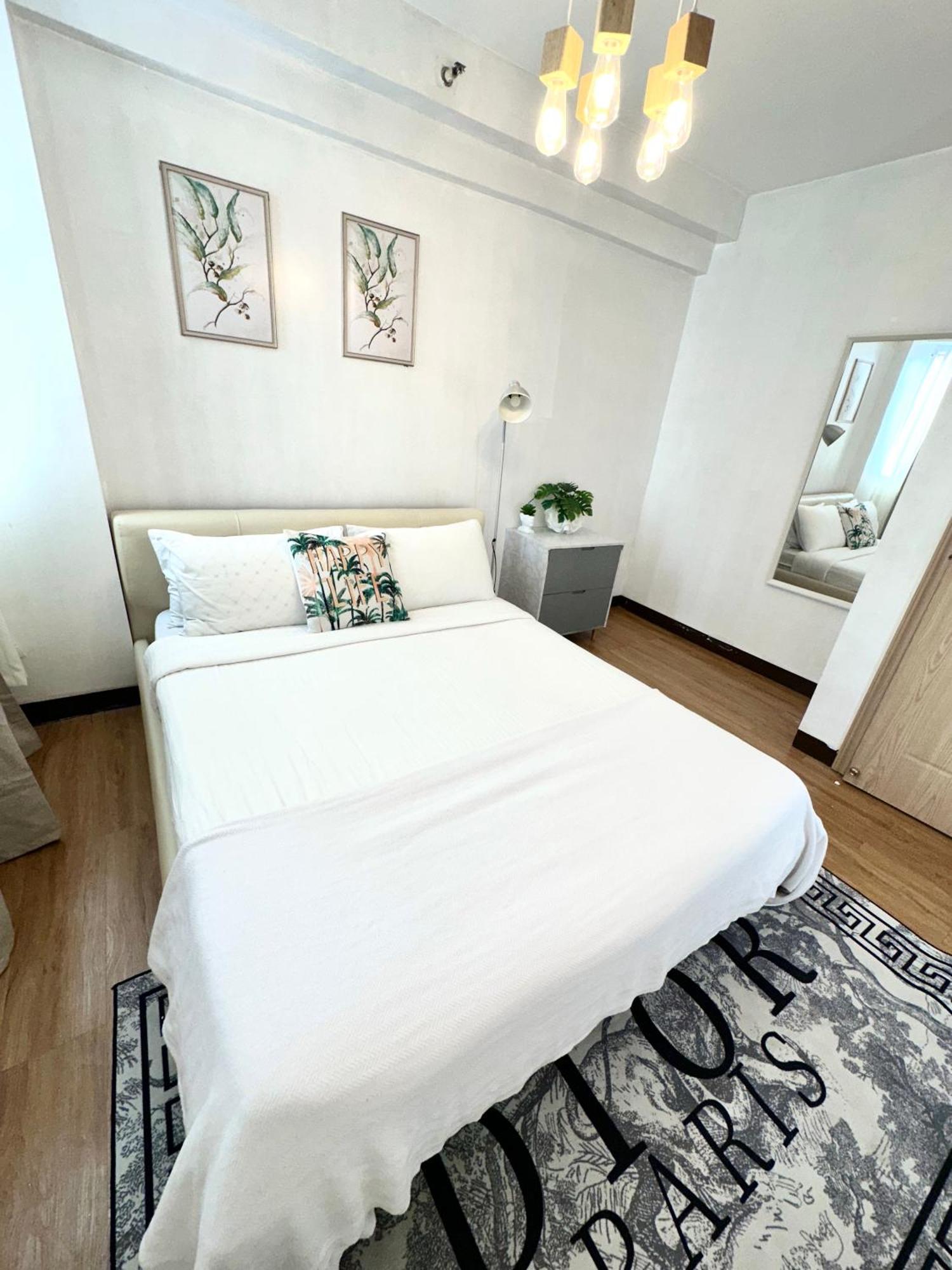 Lancris Residences 2 Bedroom Entire Apartment Near Airport With Pool Paranaque City Exterior photo